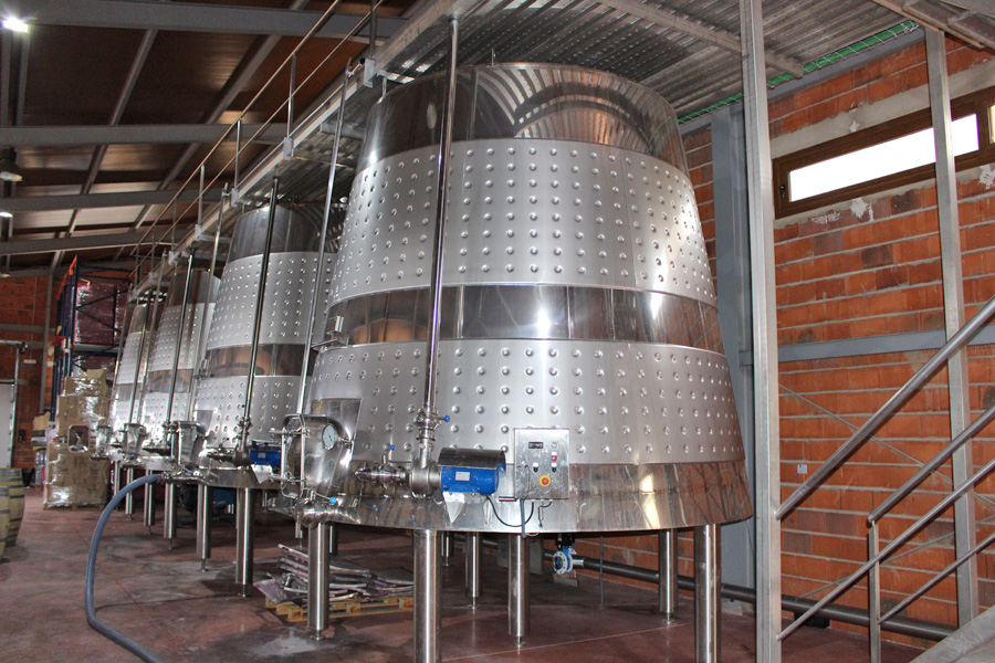 Современные чаны для ферментации для вин Актум